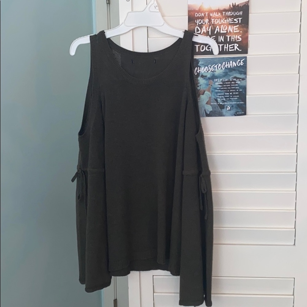 ✨4 for $25✨ American Eagle Green Sweater